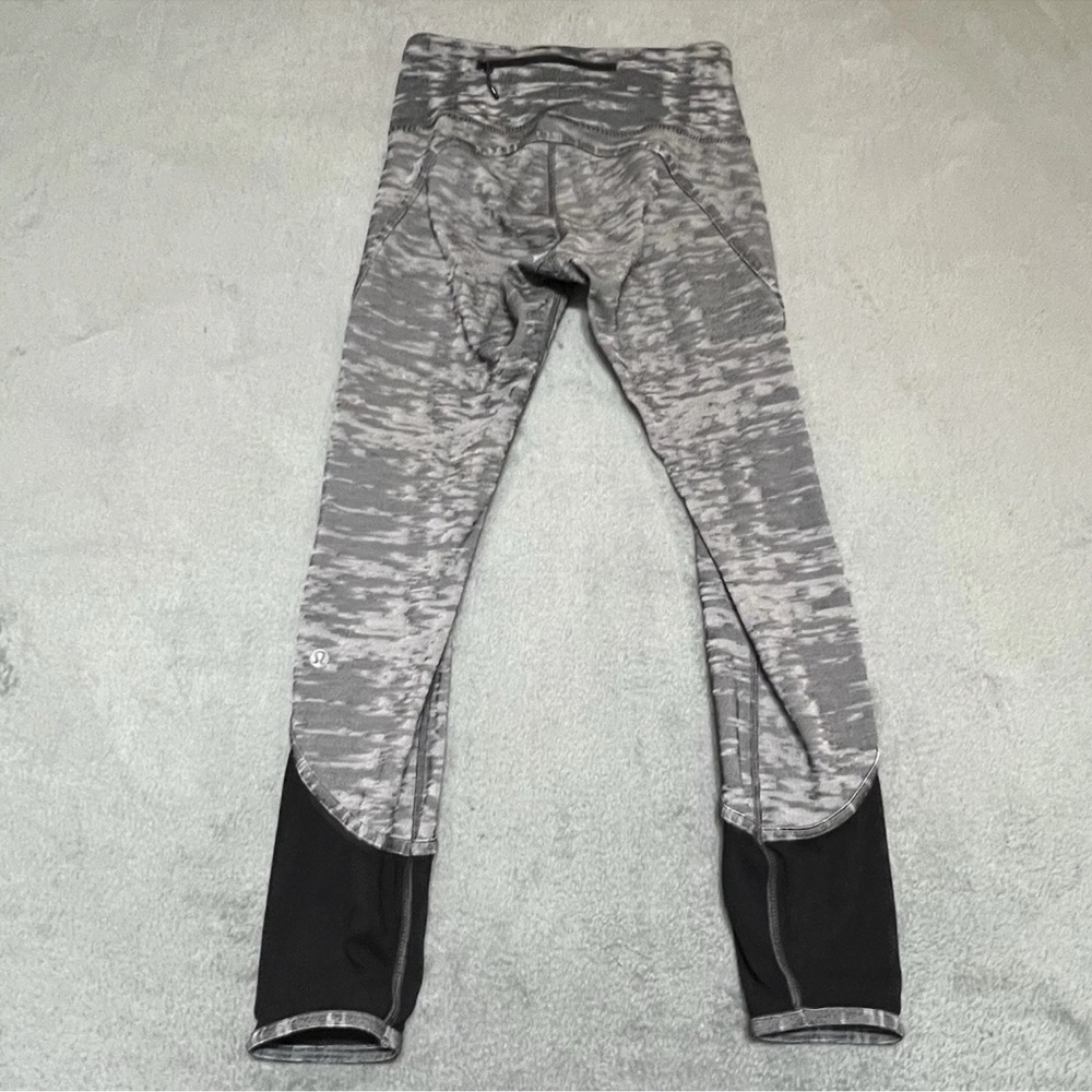 Lululemon leggings Womens Size 4 Grey Pattern Zip Pocket